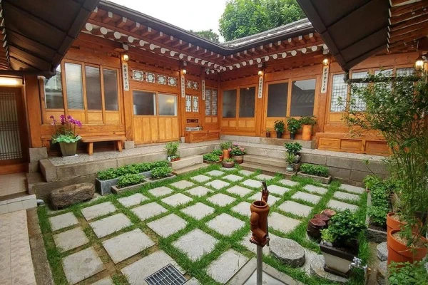 Bukchon Sohyeondang Hanok Stay