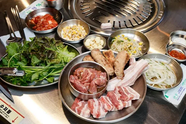 韓国焼肉店｜トントン（Tong Tong）