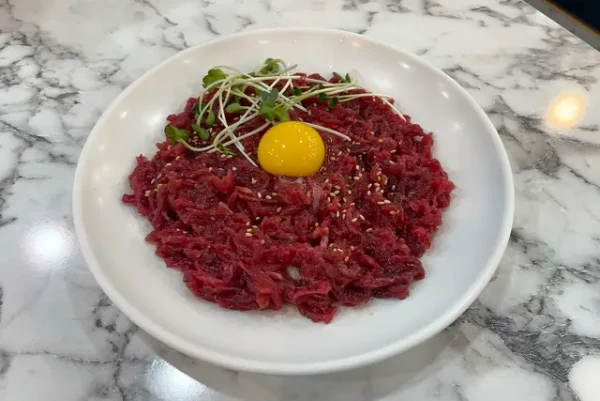 昌信（チャンシン）ユッケ 2号店｜広蔵市場（クァンジャン・シジャン）の韓国料理