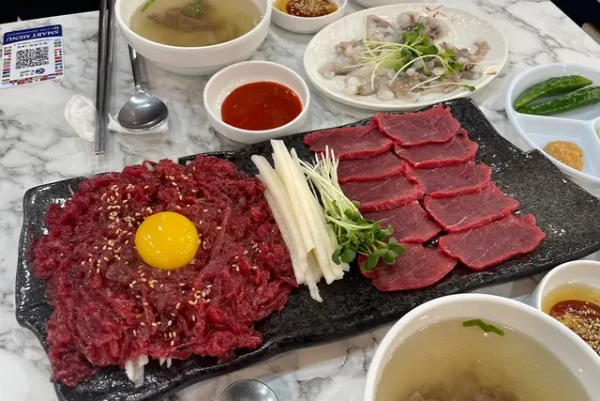 昌信（チャンシン）ユッケ 2号店｜広蔵市場（クァンジャン・シジャン）の韓国料理 - Thumbnail