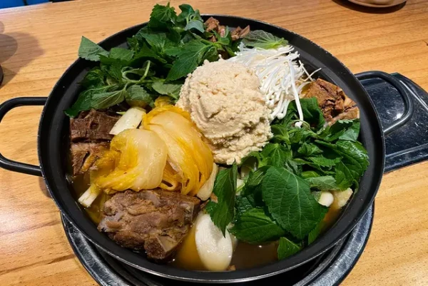 コンピョスッ・カムジャタン | 明洞（ミョンドン）の韓国料理店