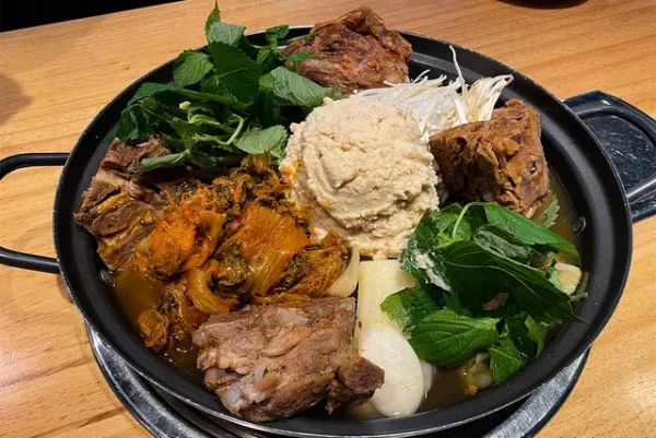 コンピョスッ・カムジャタン | 明洞（ミョンドン）の韓国料理店