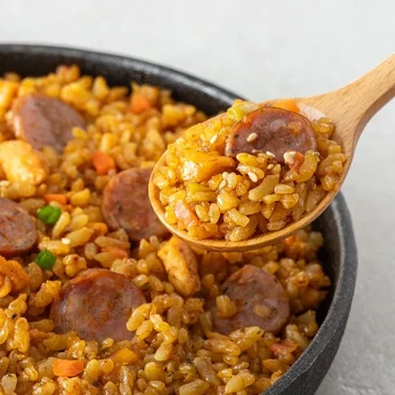 ゴムゴム ケイジャンソーセージチャーハン（冷凍）230g × 4袋