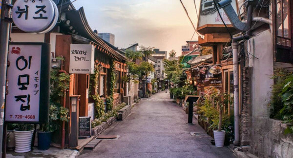 Foreigner Tour Seoul 1-Day Trip (Traditional Knot Experience + Insadong & Bukchon + Luxury Spa)