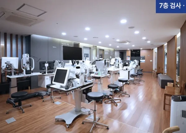 EYEREUM EYE CLINIC I World-renowned vision correction specialist (SMILE & ICL)