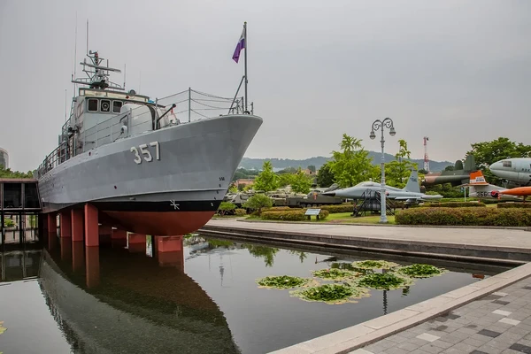 Seoul 1-Day Tour for Foreigners - Changdeokgung Palace, War Memorial of Korea, Seoul Sky
