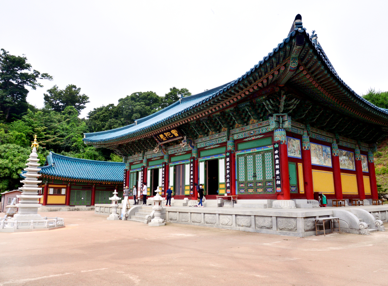 Korea East Coast 3-Day Tour (Yangyang · Samcheok · Busan) – Seoul Departure