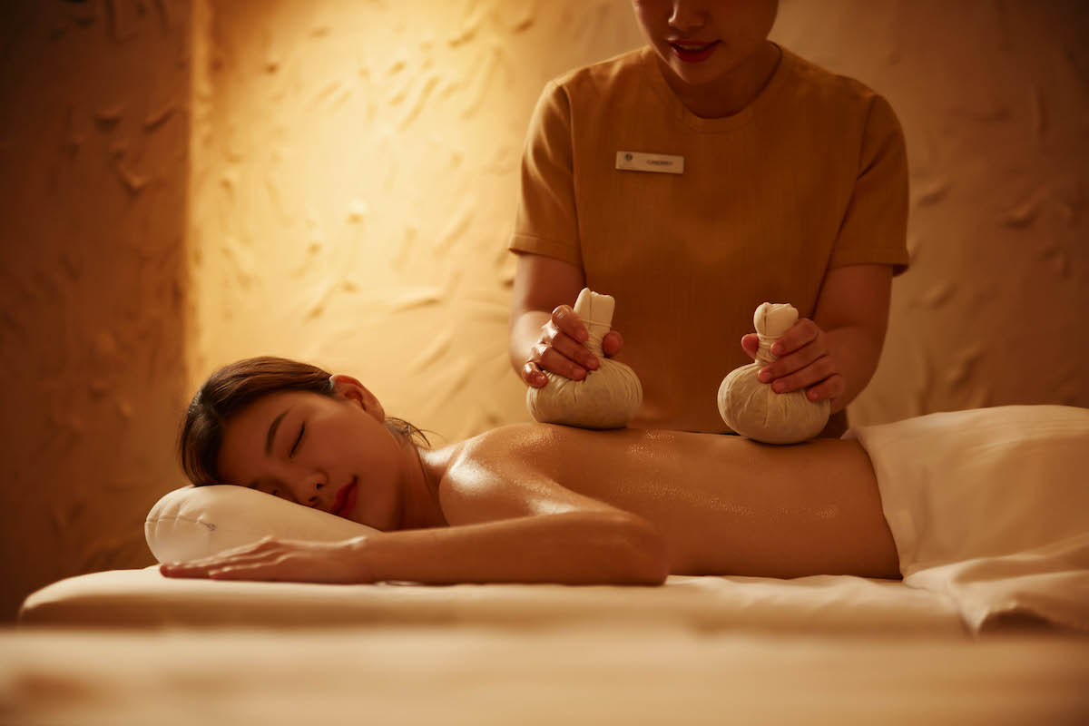 Wellness tour in Seoul (Hanbok + Knot Experience + Spa)