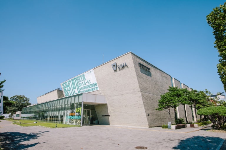 Korea Past & Present Time Machine Tour (Korean Folk Village & Suwon Hwaseong 1-Day Tour)