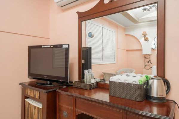 Standard - Non-Smoking Room (OTT viewing available (Netflix, YouTube, Disney, etc.) - Personal ID re